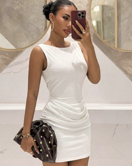 Robe courte Blanche Tendances Slaydiva Nouvelle Arrivée Bateau Col Sans Manches Plissé Taille Dos Nu Perle Chaîne Décor A-Line Mini Robe, Satin Élastique, Convient Pour Fête D’Anniversaire, Cocktail, Saint-Valentin, Halloween, Noël,